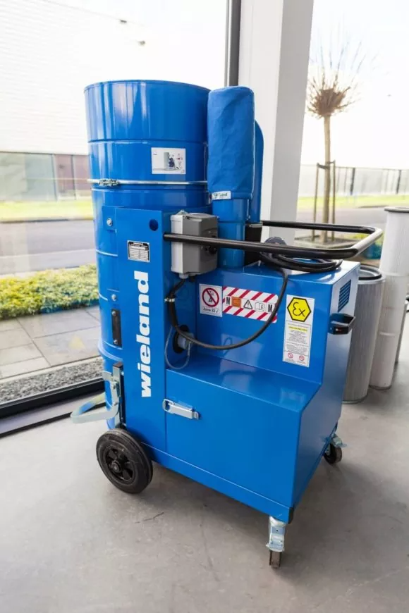 เครื่องดูดฝุ่นสำหรับอุตสาหกรรมหนัก ยี่ห้อ Wieland รุ่น VacPro-46 M ATEX 3D